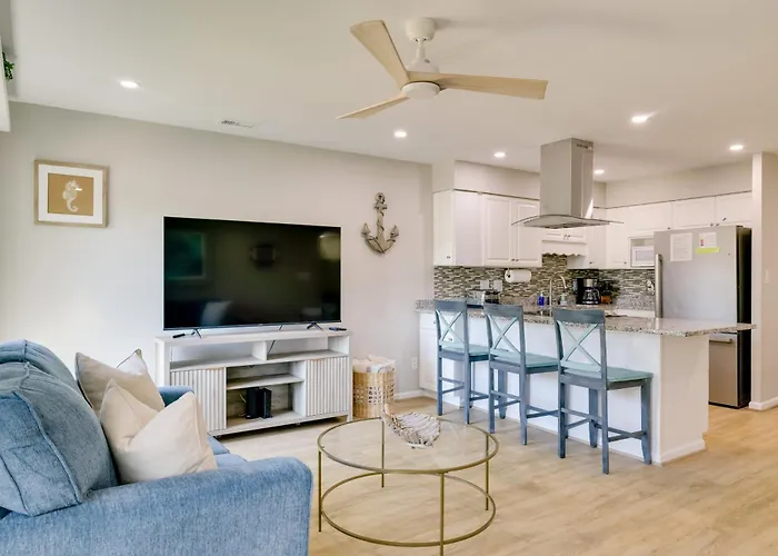 Emerald Isle Condo With Indoor Pool And Beach Access!