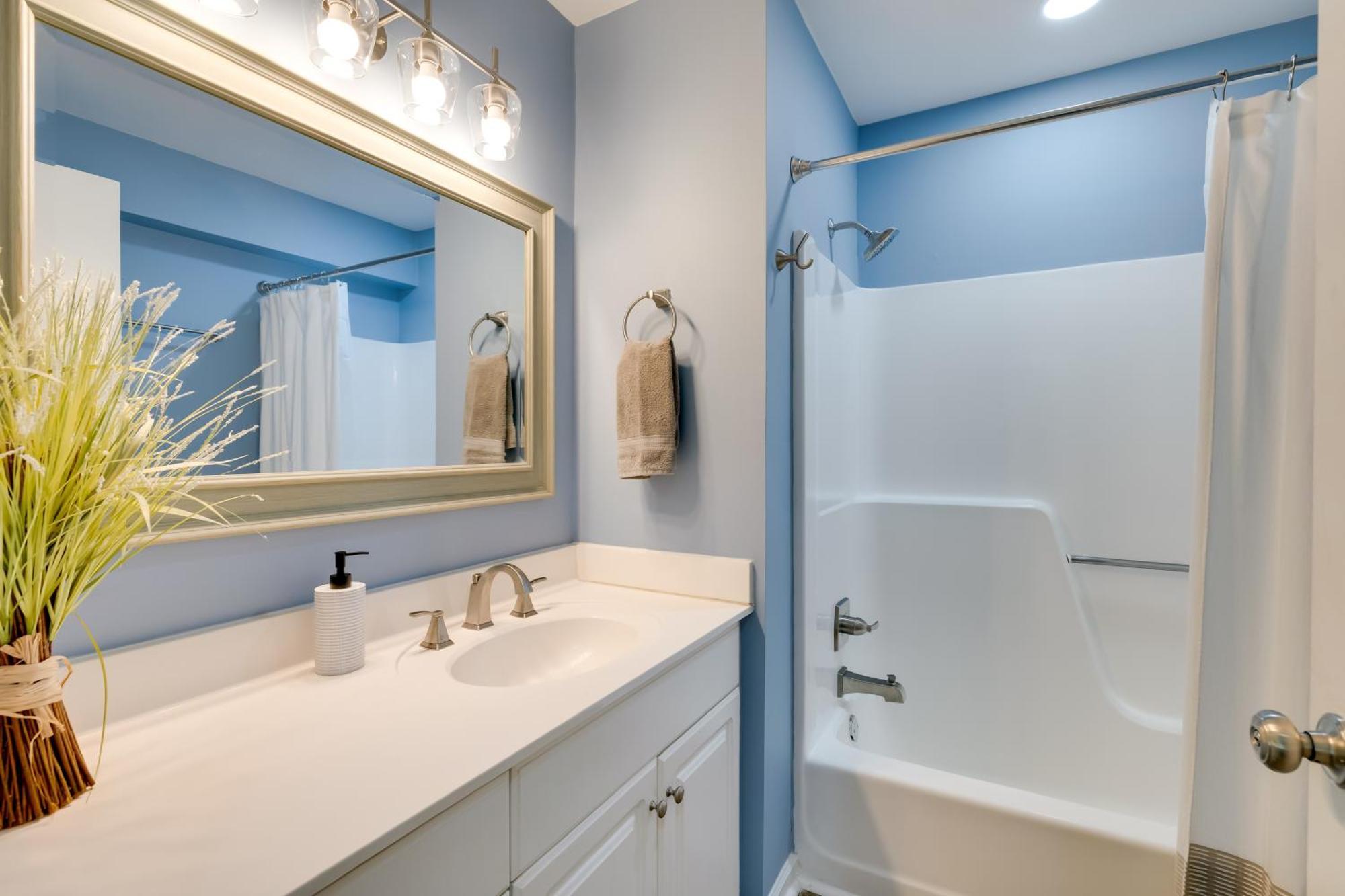 With Indoor Pool And Access! Emerald Isle